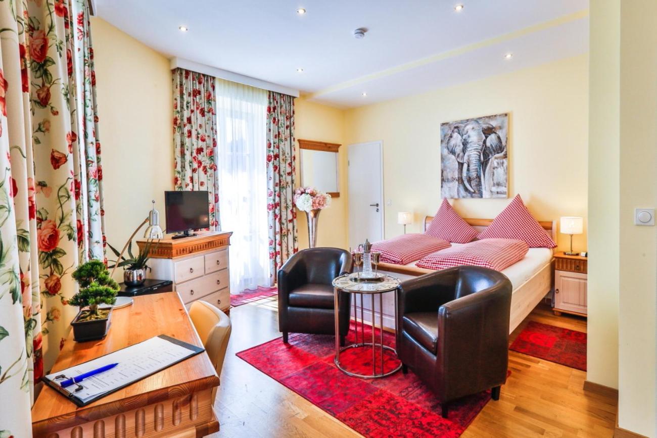 Hotel Zum Goldenen Loewen Baden-Baden Kültér fotó