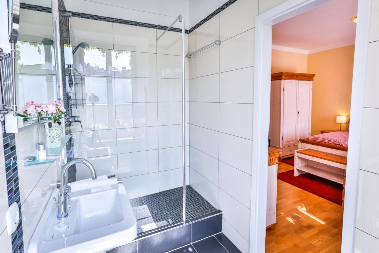 Hotel Zum Goldenen Loewen Baden-Baden Szoba fotó